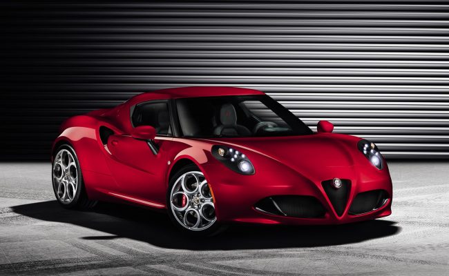 Alfa-Romeo-4C-2014-widescreen-01